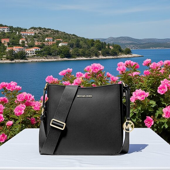 Michael Kors Jet Set Travel messenger bag - Picture 1 of 7